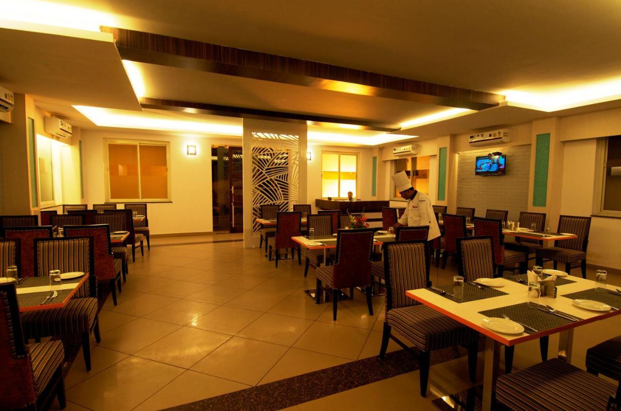 Hotel Premiere Villa Varanasi Exterior photo