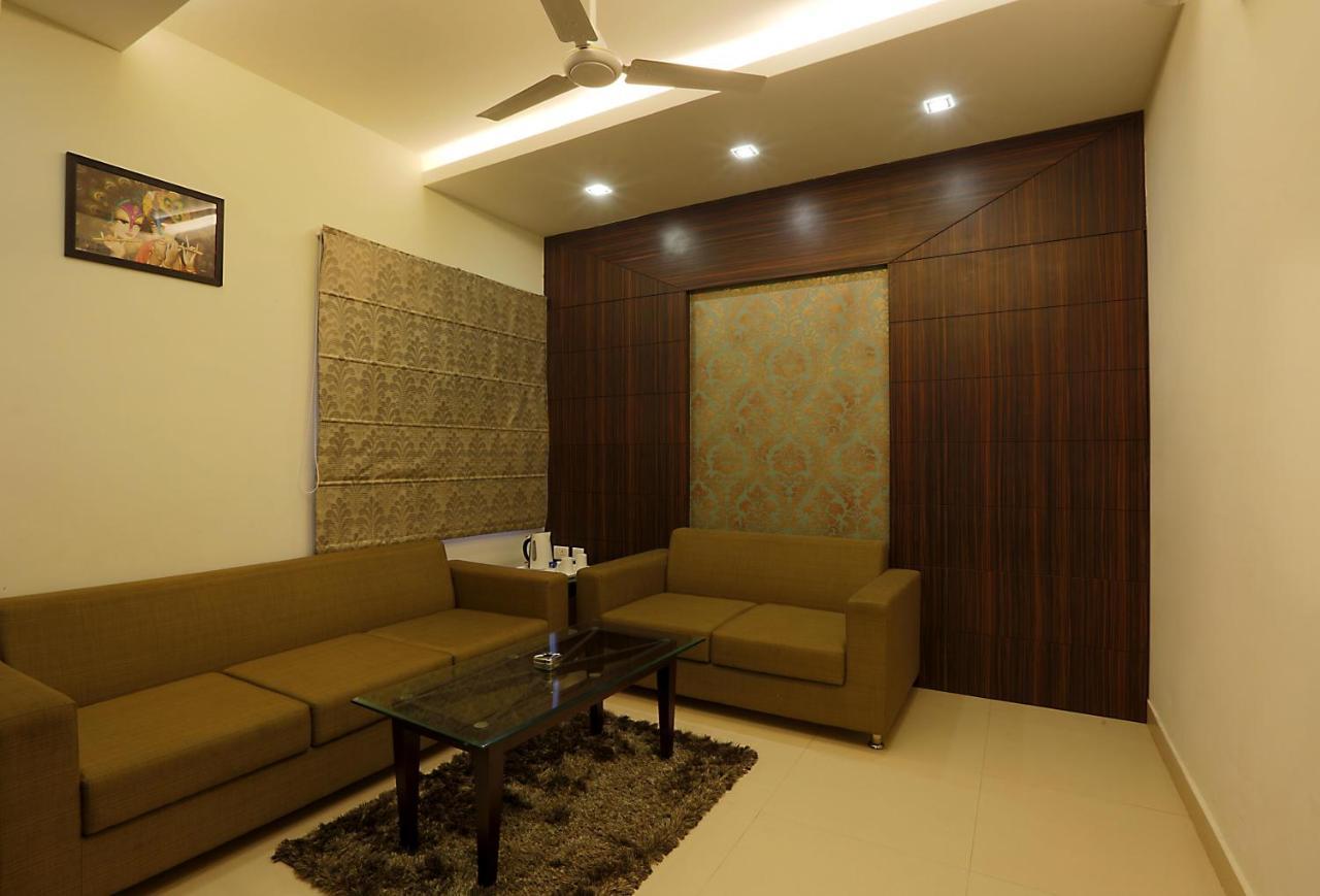 Hotel Premiere Villa Varanasi Exterior photo