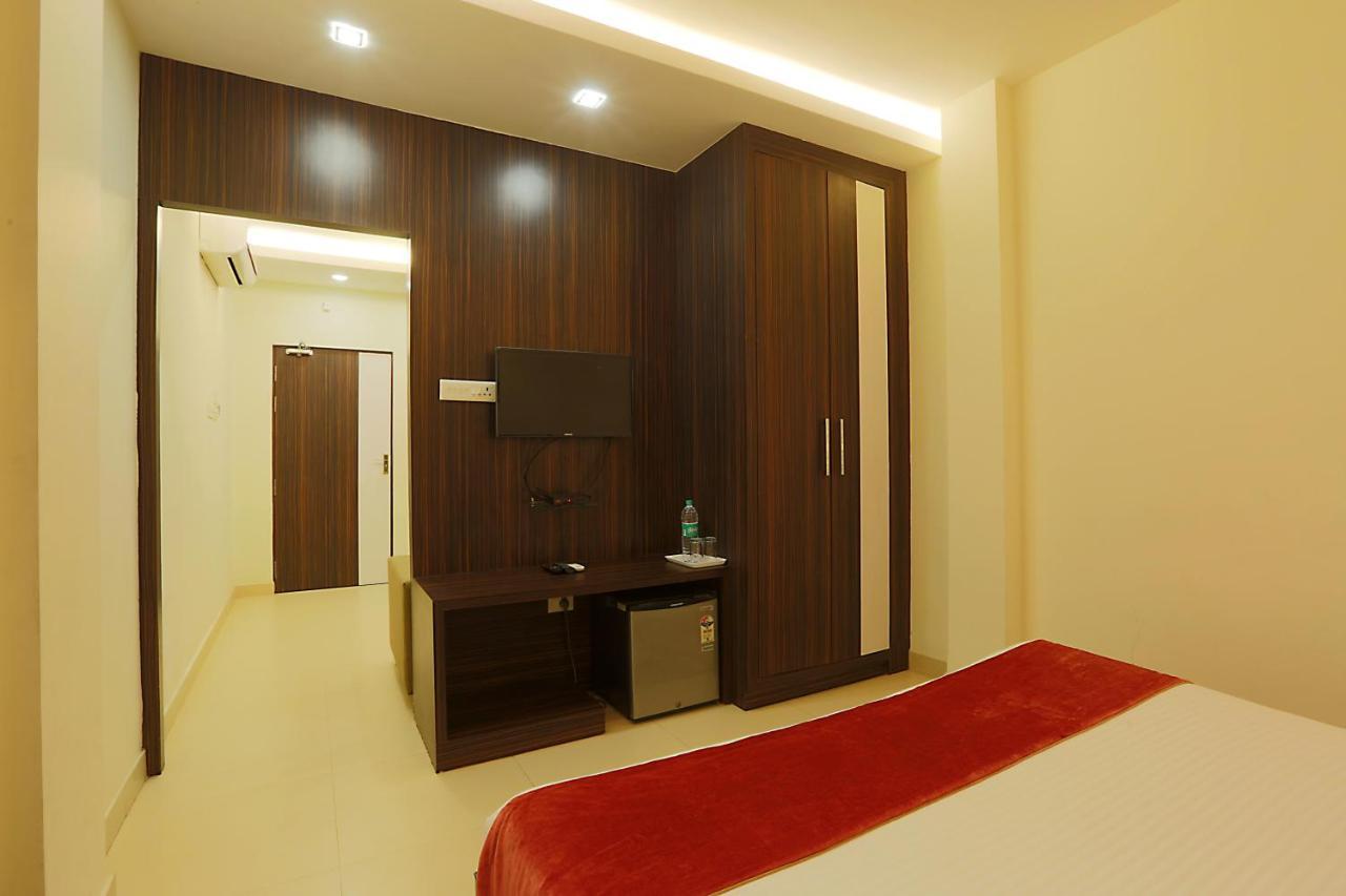 Hotel Premiere Villa Varanasi Exterior photo