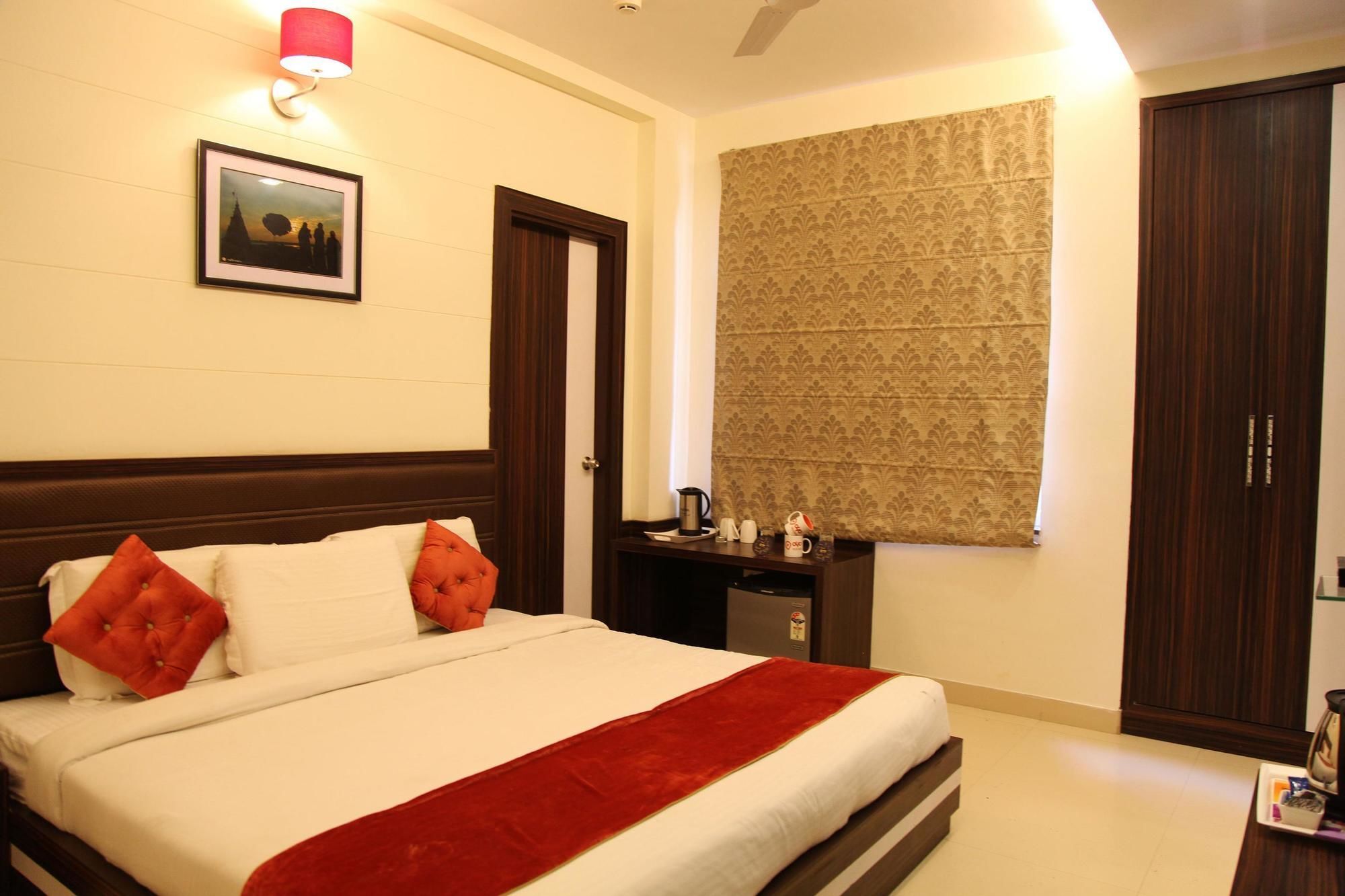 Hotel Premiere Villa Varanasi Exterior photo